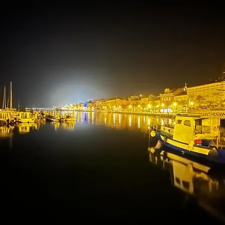 Casa In Centro A Lussinpiccolo Ferienhaus *